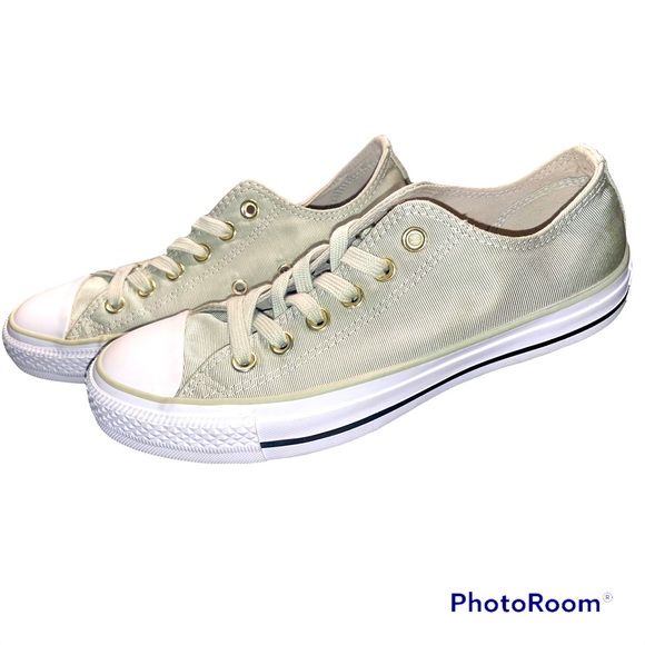Converse All Star Women’s Sneakers - Picture 1 of 2